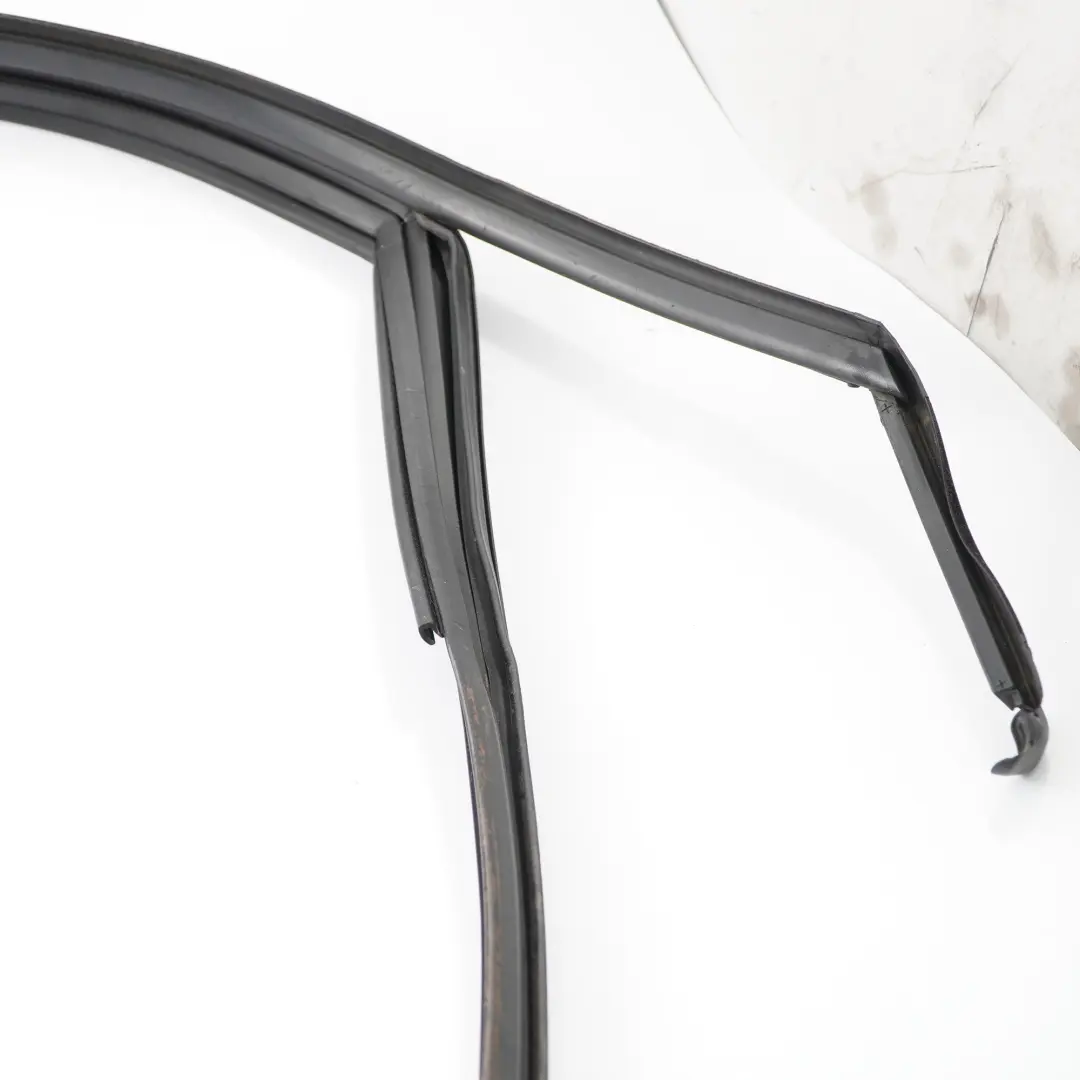 Door Seal Window Front Right O/S Guide Frame to Mercedes W246 with Part number A2467250800 Mercedes W246 Door Seal Window Front Right O/S Guide Frame - SKU A2467250800 - Part number A2467250800