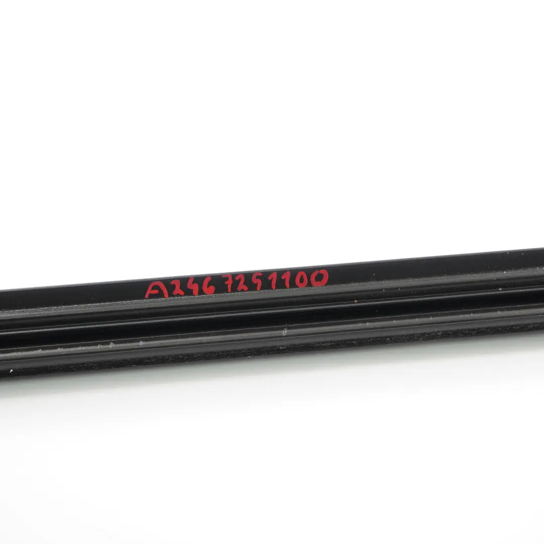 Fensterdichtungsschiene Innen Vorne Links Türdichtung für Mercedes W246 mit Teilenummer A2467251100 Mercedes W246 Fensterdichtungsschiene Innen Vorne Links Türdichtung - SKU A2467251100 - Teilenummer A2467251100