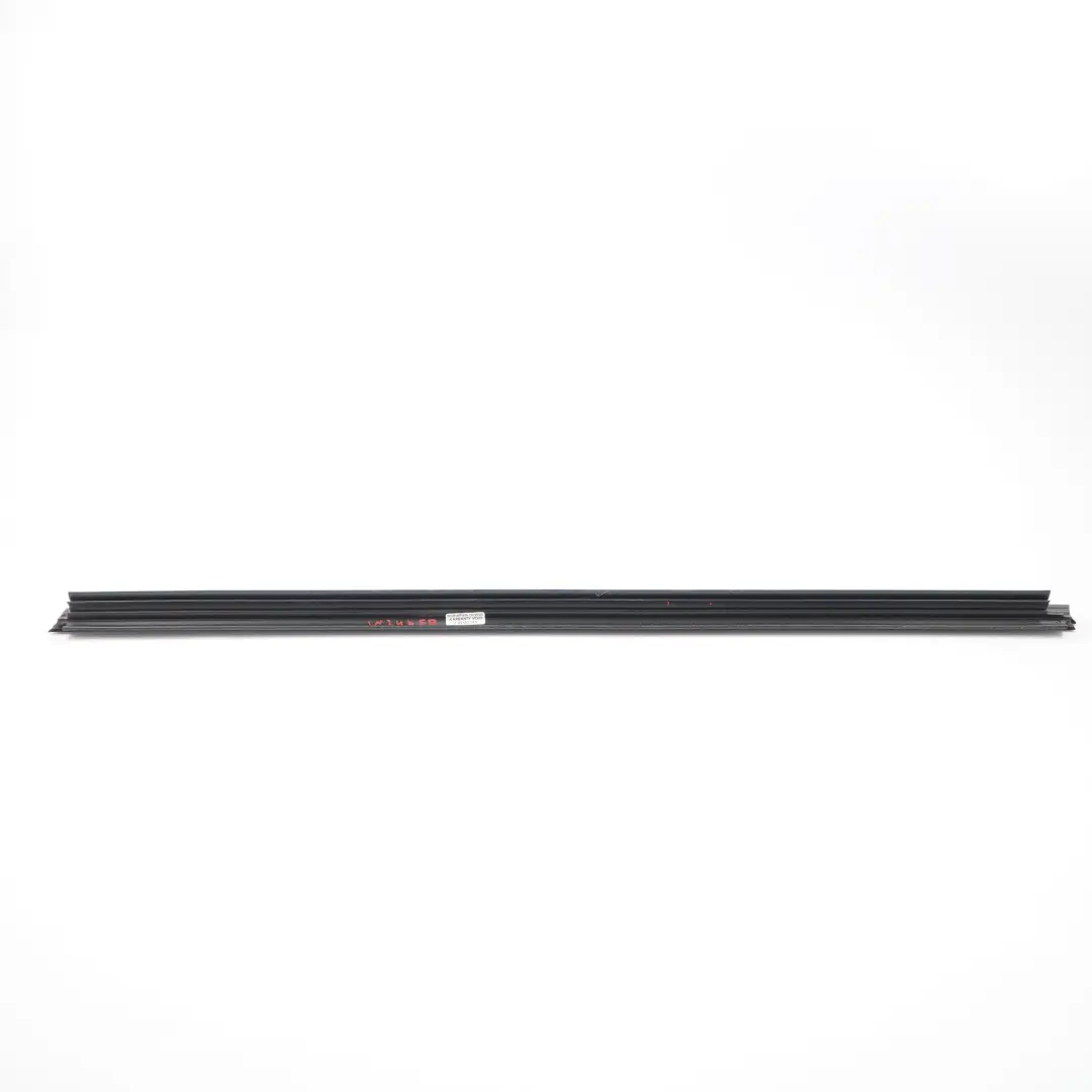 Mercedes W246 Joint d'étanchéité vitre intérieure porte avant droite - SKU A2467251200 - Numéro de pièce A2467251200