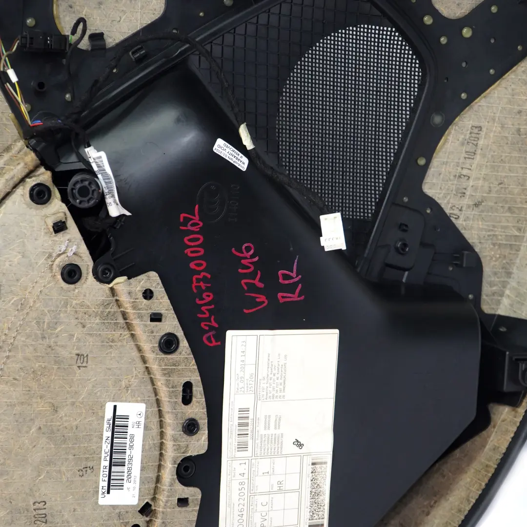 Tarjeta de puerta trasera derecha Cubierta cuero negro para Mercedes W246 con número de pieza A2467300062 Mercedes W246 Tarjeta de puerta trasera derecha Cubierta cuero negro - SKU A2467300062 - Número de pieza A2467300062