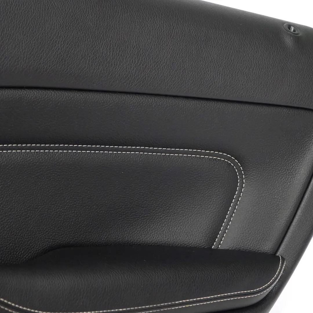 Door Card Trim posteriore destro Pelle Nero per Mercedes W246 con numero di parte A2467300062 Mercedes W246 Door Card Trim posteriore destro Pelle Nero - SKU A2467300062 - Numero di parte A2467300062