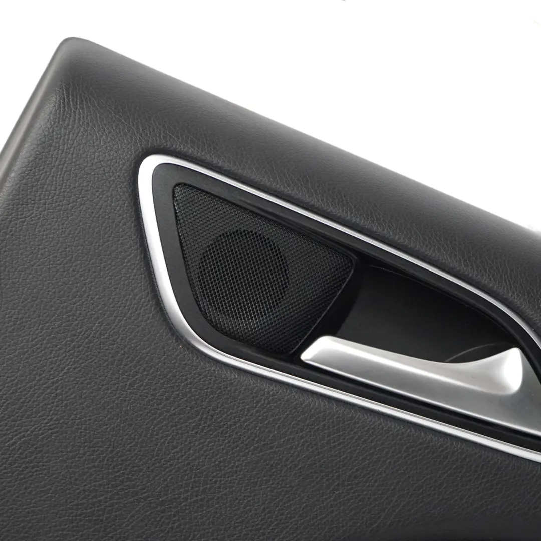 Door Card Trim posteriore destro Pelle Nero per Mercedes W246 con numero di parte A2467300062 Mercedes W246 Door Card Trim posteriore destro Pelle Nero - SKU A2467300062 - Numero di parte A2467300062