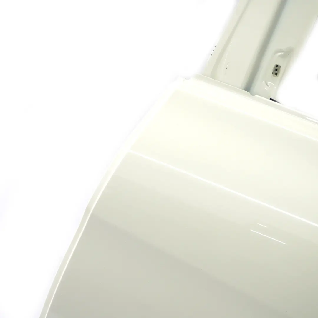 Porta posteriore sinistra Classe B Bianco Calcite - 650 per Mercedes W246 con numero di parte A2467300105 Mercedes W246 Porta posteriore sinistra Classe B Bianco Calcite - 650 - SKU A2467300105-CW - Numero di parte A2467300105