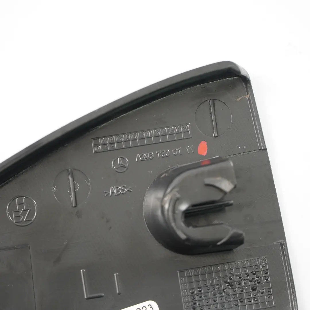 Tür karte Innen verkleidung hinten links Abdeck platte für Mercedes W246 mit Teilenummer A2467300111 Mercedes W246 Tür karte Innen verkleidung hinten links Abdeck platte - SKU A2467300111 - Teilenummer A2467300111