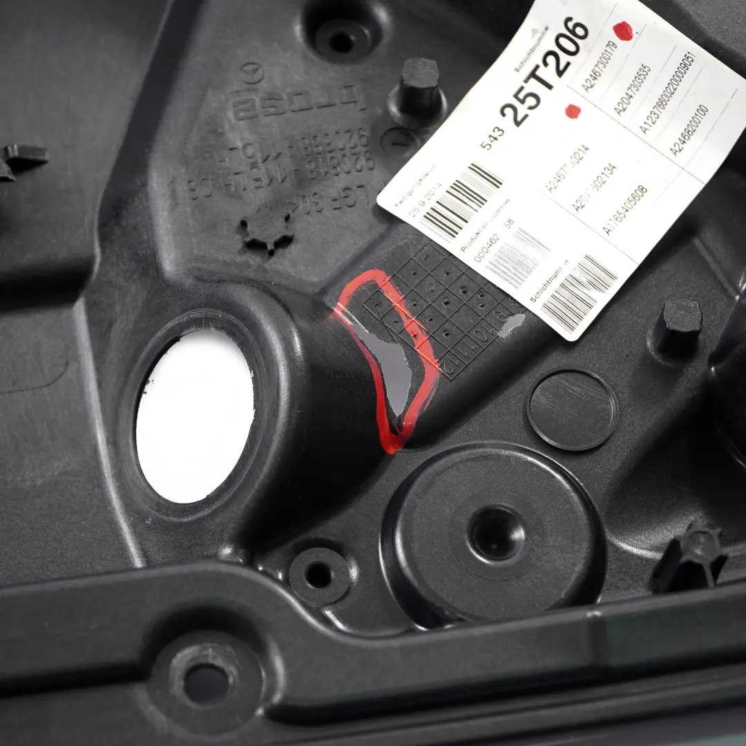 Supporto scheda porta posteriore sinistro Regolatore alzacristalli per Mercedes W246 con numero di parte A2467300179 Mercedes W246 Supporto scheda porta posteriore sinistro Regolatore alzacristalli - SKU A2467300179 - Numero di parte A2467300179