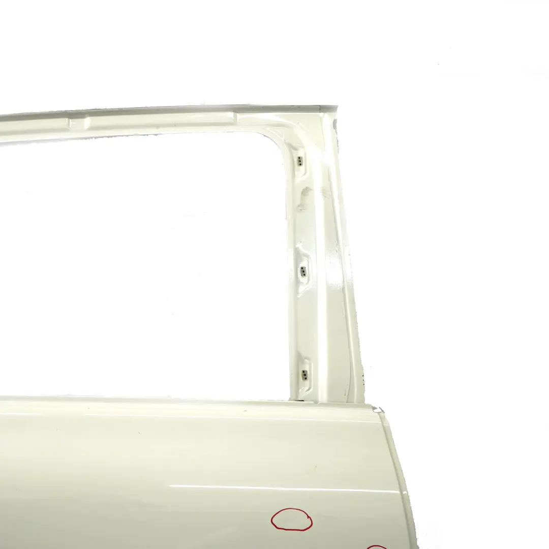 Puerta Trasera Deracha Clase B Blanco Calcita - 650 para Mercedes W246 con número de pieza A2467300205 Mercedes W246 Puerta Trasera Deracha Clase B Blanco Calcita - 650 - SKU A2467300205-CW - Número de pieza A2467300205