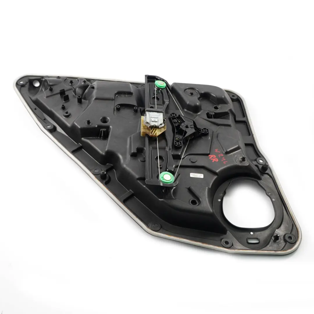 Supporto scheda porta posteriore destro Regolatore alzacristalli per Mercedes W246 con numero di parte A2467300279 Mercedes W246 Supporto scheda porta posteriore destro Regolatore alzacristalli - SKU A2467300279 - Numero di parte A2467300279
