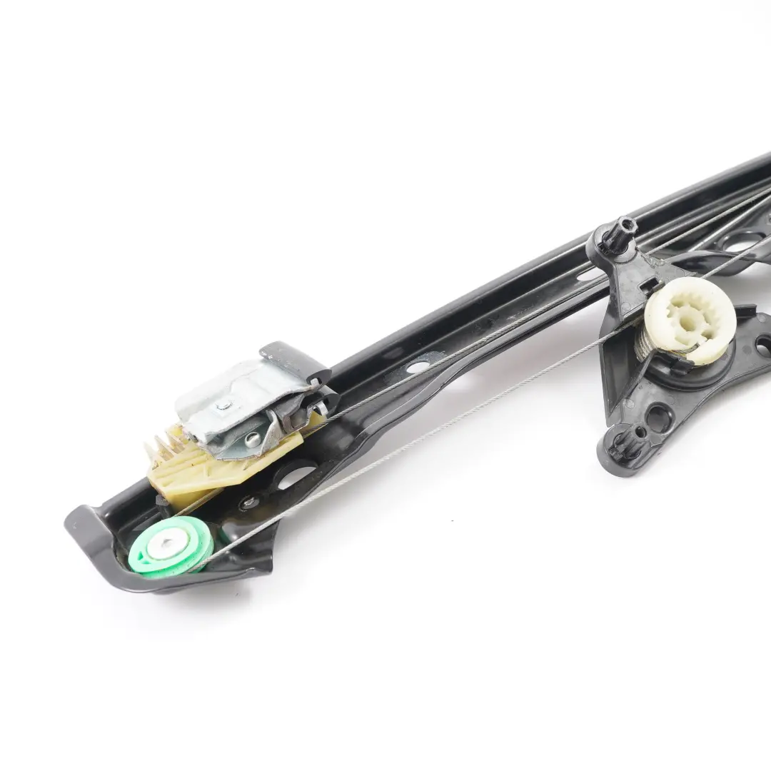 Lève vitre Régulateur Porte Arrière Droite Mécanisme pour Mercedes W246 à propos du numéro de pièce A2467302600 Mercedes W246 Lève vitre Régulateur Porte Arrière Droite Mécanisme - SKU A2467302600-1 - Numéro de pièce A2467302600