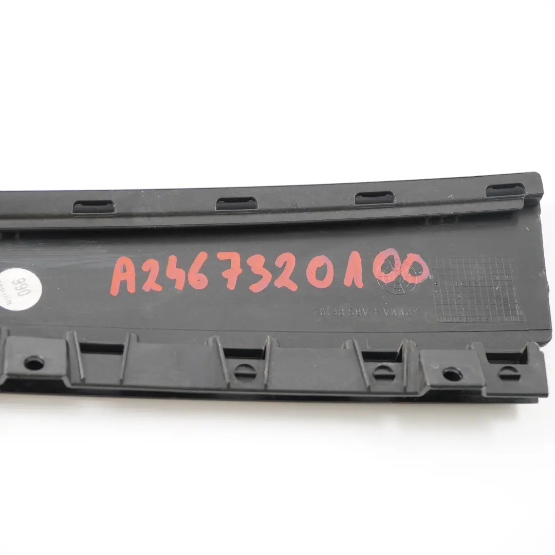 Rivestimento porta B-Pillar Striscia posteriore sinistra per Mercedes W246 con numero di parte A2467320100 Mercedes W246 Rivestimento porta B-Pillar Striscia posteriore sinistra - SKU A2467320100 - Numero di parte A2467320100