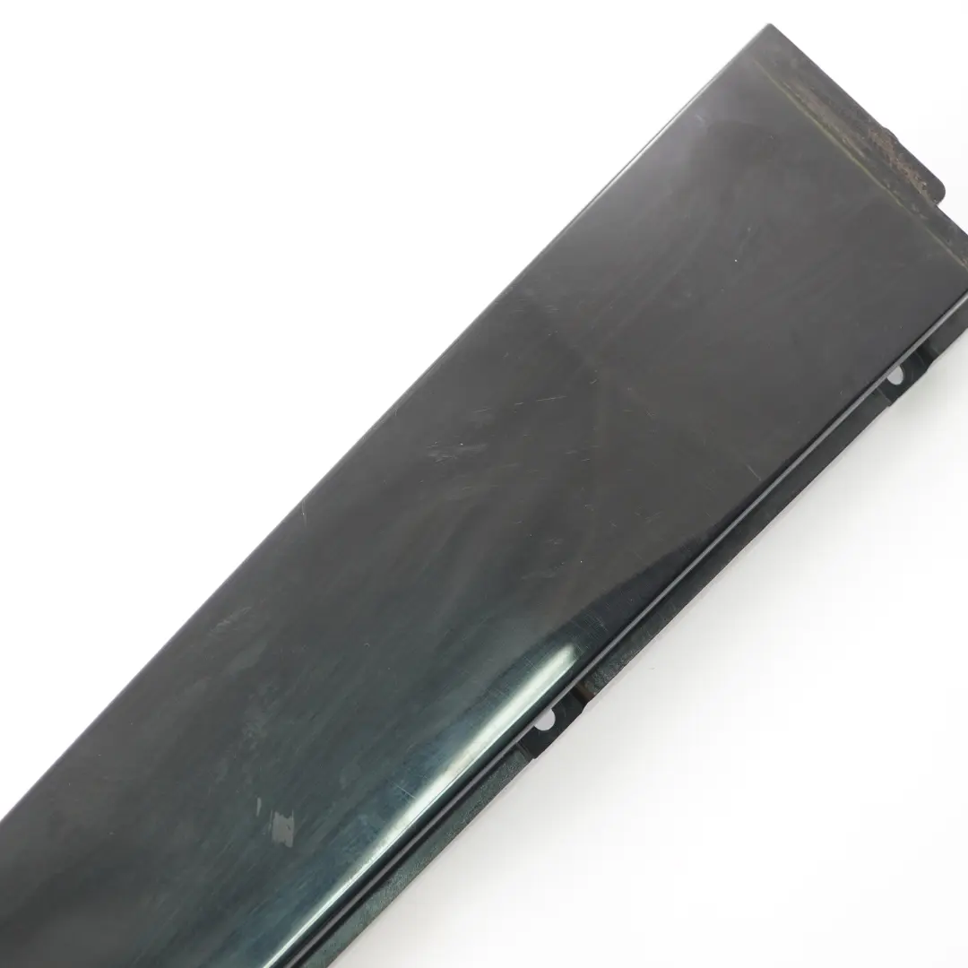 Embellecedor de puerta Mercedes W246 B-Pillar Tira Trasera Derecha para con número de pieza A2467320200 Embellecedor de puerta Mercedes W246 B-Pillar Tira Trasera Derecha - SKU A2467320200 - Número de pieza A2467320200