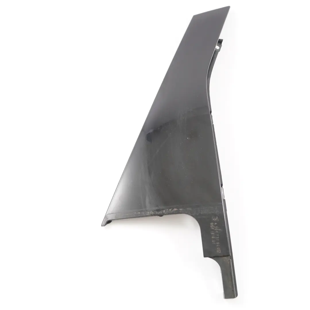 Rivestimento porta Striscia montante C Posteriore Destro per Mercedes W246 con numero di parte A2467320400 Mercedes W246 Rivestimento porta Striscia montante C Posteriore Destro - SKU A2467320400 - Numero di parte A2467320400