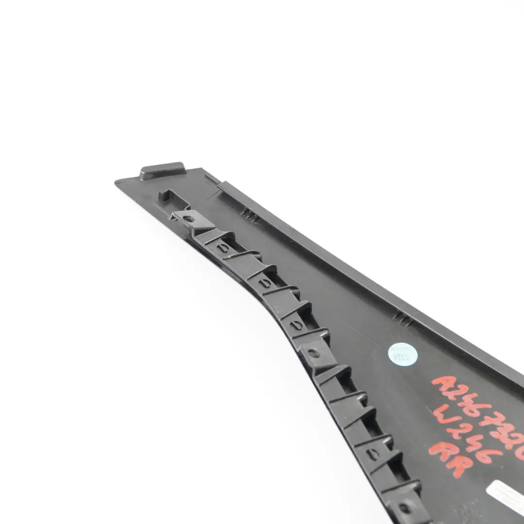 Garniture porte C-Pillar Bande arrière droite pour Mercedes W246 à propos du numéro de pièce A2467320400 Mercedes W246 Garniture porte C-Pillar Bande arrière droite - SKU A2467320400 - Numéro de pièce A2467320400