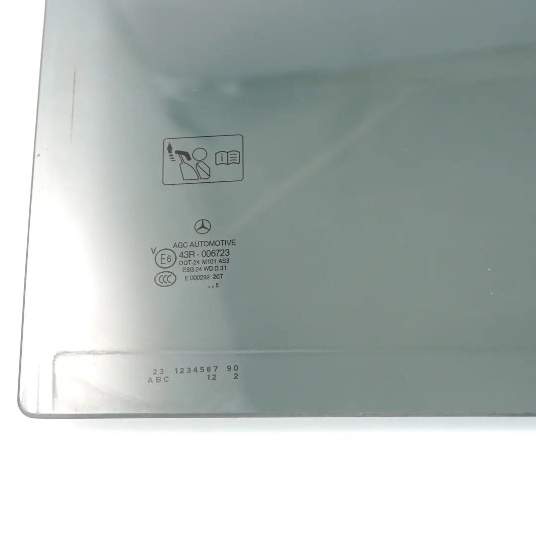 Vetro Porta Posteriore Destra Vetri AS3 per Mercedes W246 con numero di parte A2467350210 Mercedes W246 Vetro Porta Posteriore Destra Vetri AS3 - SKU A2467350210 - Numero di parte A2467350210