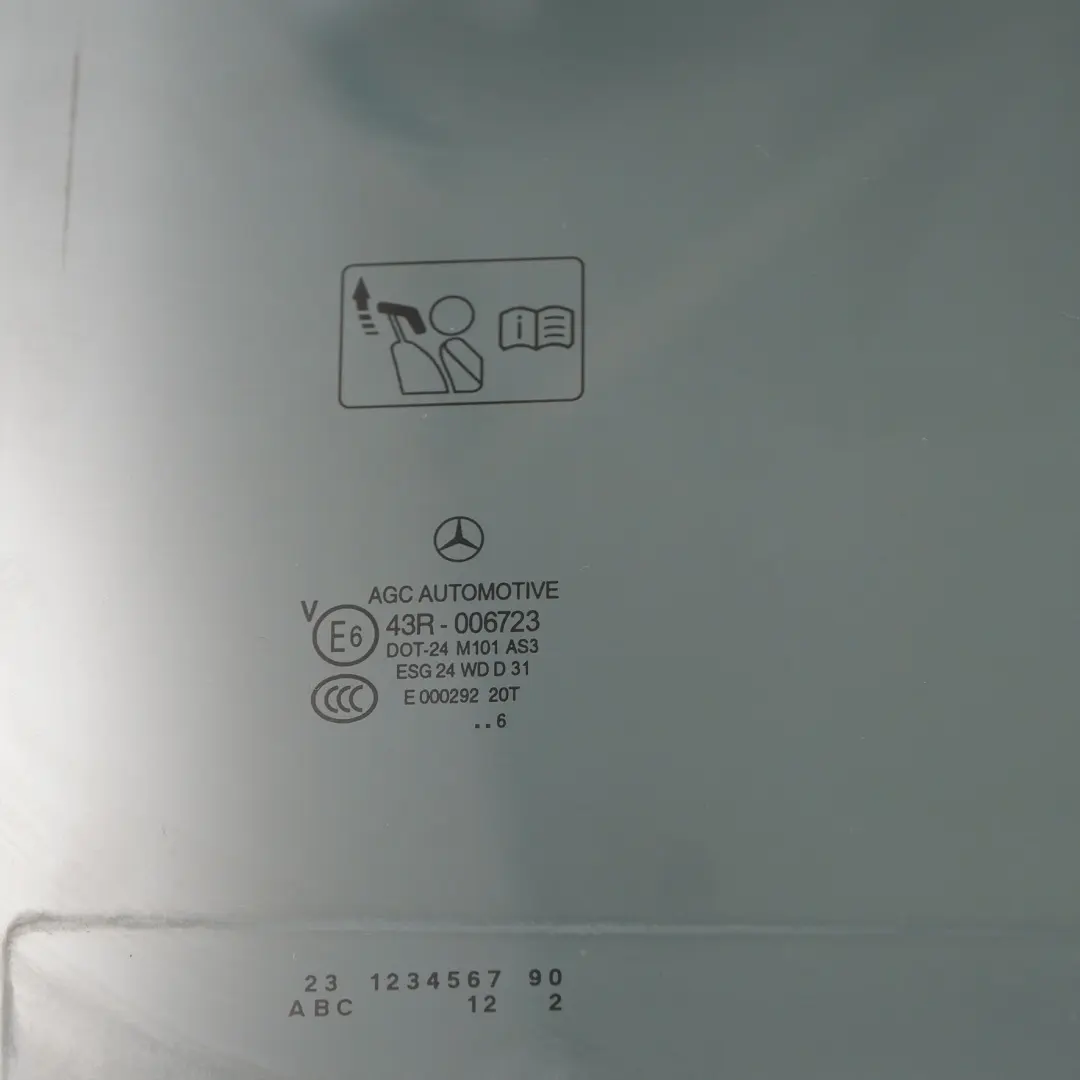 Vetro Porta Posteriore Destra Vetri AS3 per Mercedes W246 con numero di parte A2467350210 Mercedes W246 Vetro Porta Posteriore Destra Vetri AS3 - SKU A2467350210 - Numero di parte A2467350210