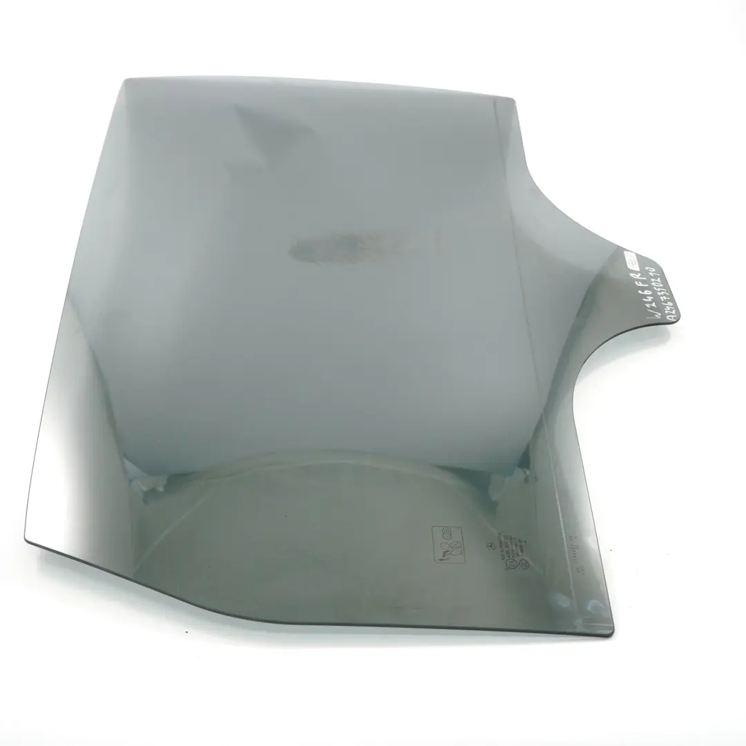 Cristal Puerta Trasera Derecha Acristalamiento AS3 para Mercedes W246 con número de pieza A2467350210 Mercedes W246 Cristal Puerta Trasera Derecha Acristalamiento AS3 - SKU A2467350210 - Número de pieza A2467350210