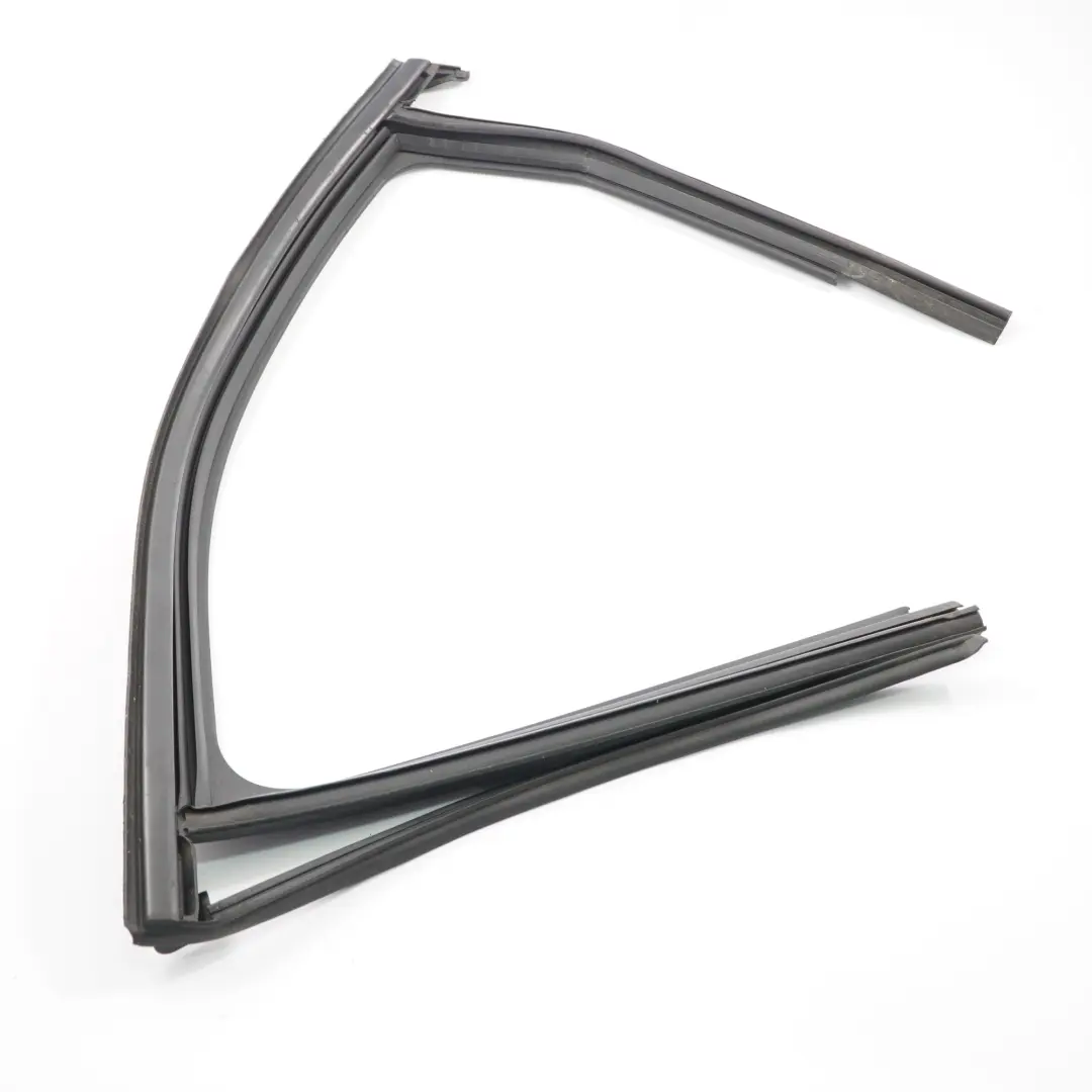Fensterab dichtung Tür hinten links Rahmen für Mercedes W246 mit Teilenummer A2467350700 Mercedes W246 Fensterab dichtung Tür hinten links Rahmen - SKU A2467350700 - Teilenummer A2467350700