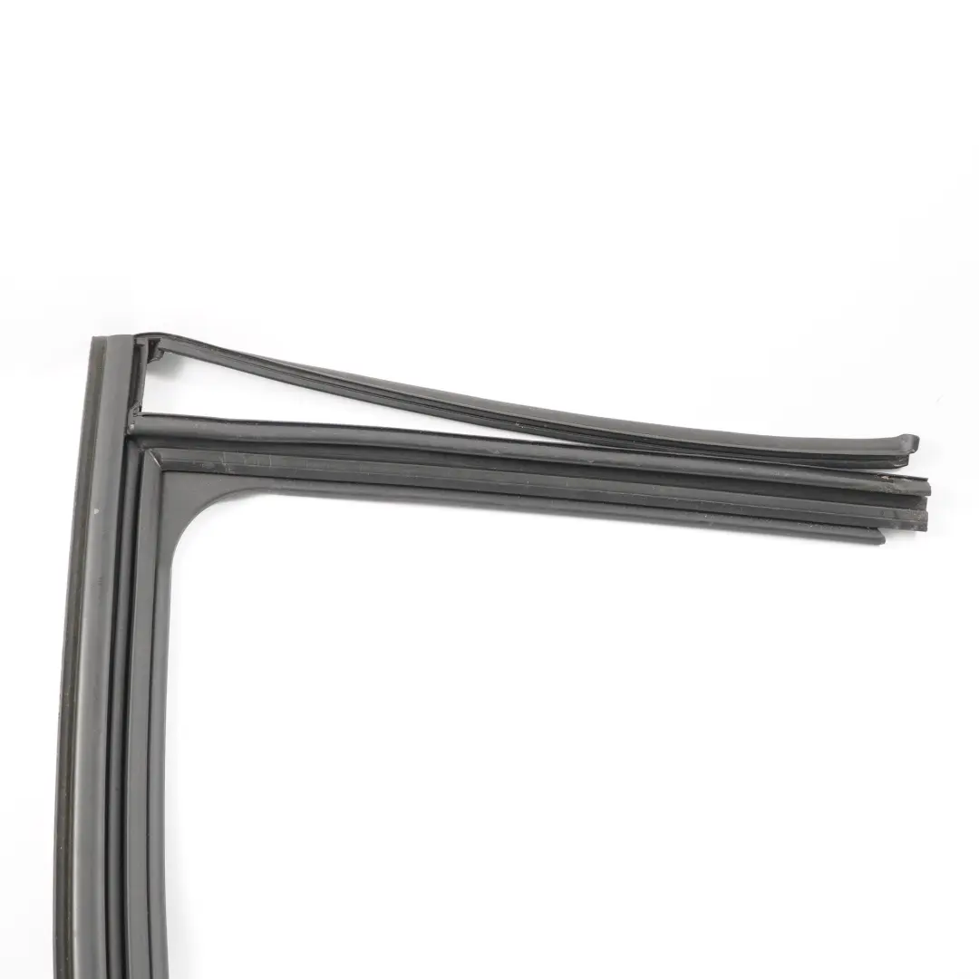 Fensterab dichtung Tür hinten rechts Rahmen für Mercedes W246 mit Teilenummer A2467350800 Mercedes W246 Fensterab dichtung Tür hinten rechts Rahmen - SKU A2467350800 - Teilenummer A2467350800