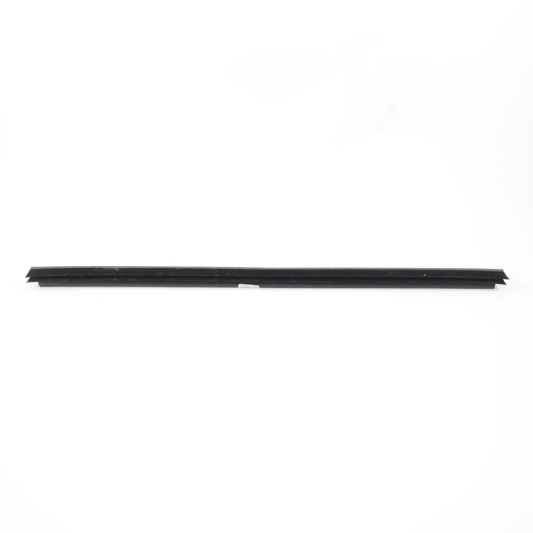 Joint de vitre arrière droite gauche Joint de porte pour Mercedes W246 à propos du numéro de pièce A2467350900 Mercedes W246 Joint de vitre arrière droite gauche Joint de porte - SKU A2467350900 - Numéro de pièce A2467350900