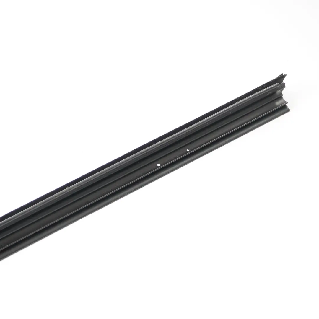 Mercedes W246 Guarnizione finestrino posteriore destra sinistra - SKU A2467350900 - Numero di parte A2467350900