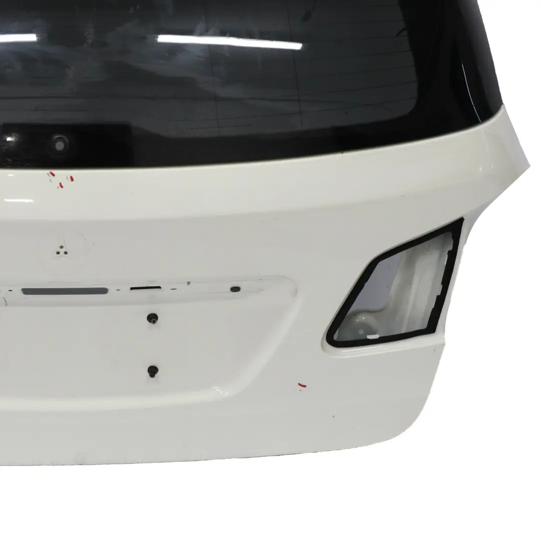 Klapa Pokrywa Bagażnika Calcite White Biała - 650 do Mercedes W246 o numerze A2467400101 Mercedes W246 Klapa Pokrywa Bagażnika Calcite White Biała - 650 - SKU A2467400101-CW - Numer Części A2467400101