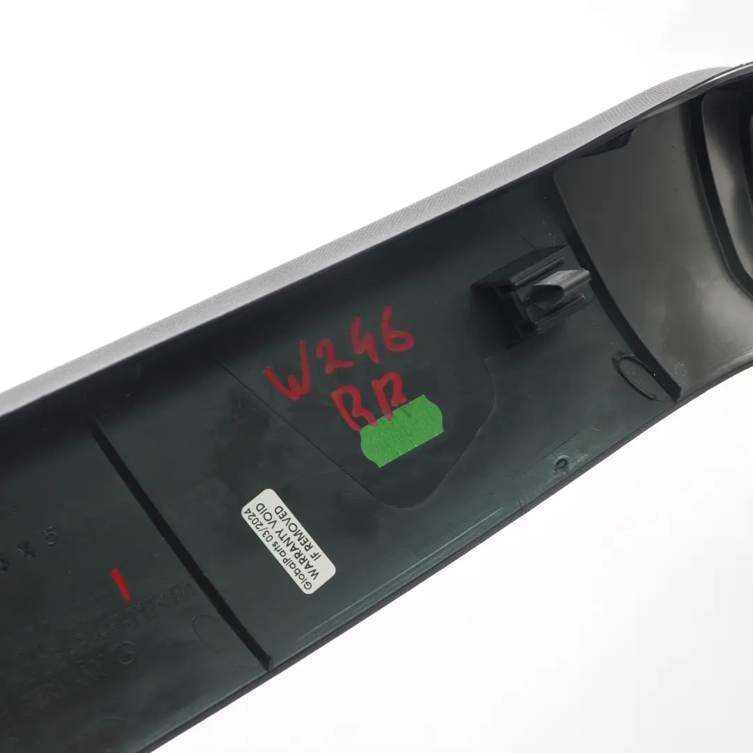 Couvercle de coffre supérieur droit noir pour Mercedes W246 à propos du numéro de pièce A2467400271 Mercedes W246 Couvercle de coffre supérieur droit noir - SKU A2467400271 - Numéro de pièce A2467400271