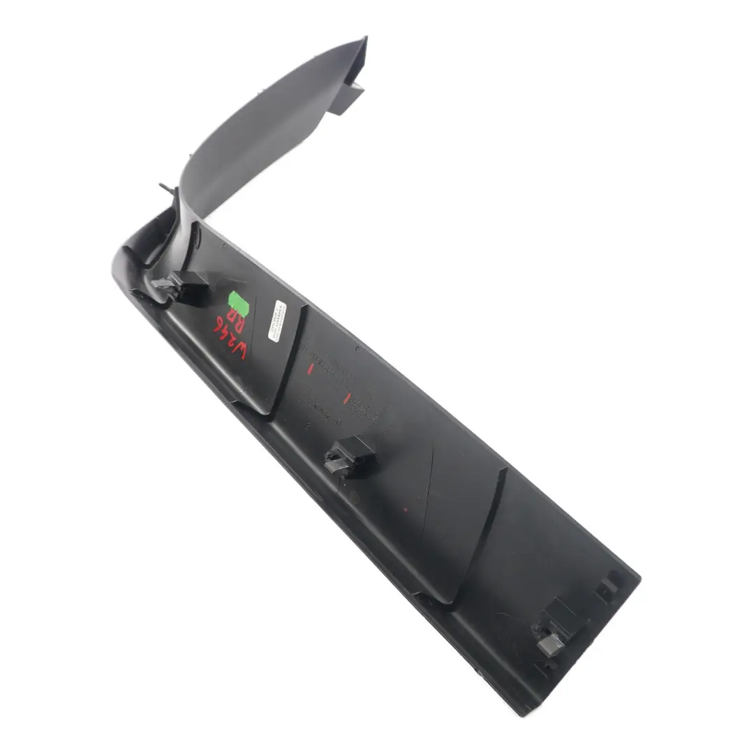 Couvercle de coffre supérieur droit noir pour Mercedes W246 à propos du numéro de pièce A2467400271 Mercedes W246 Couvercle de coffre supérieur droit noir - SKU A2467400271 - Numéro de pièce A2467400271