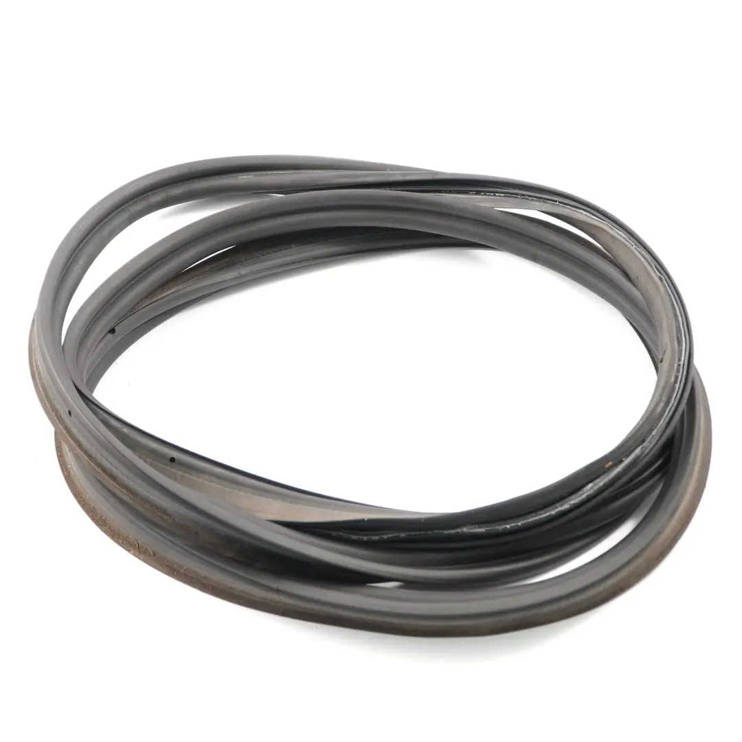 Coperchio del bagagliaio Guarnizione tenuta in gomma per Mercedes W246 con numero di parte A2467400478 Mercedes W246 Coperchio del bagagliaio Guarnizione tenuta in gomma - SKU A2467400478 - Numero di parte A2467400478