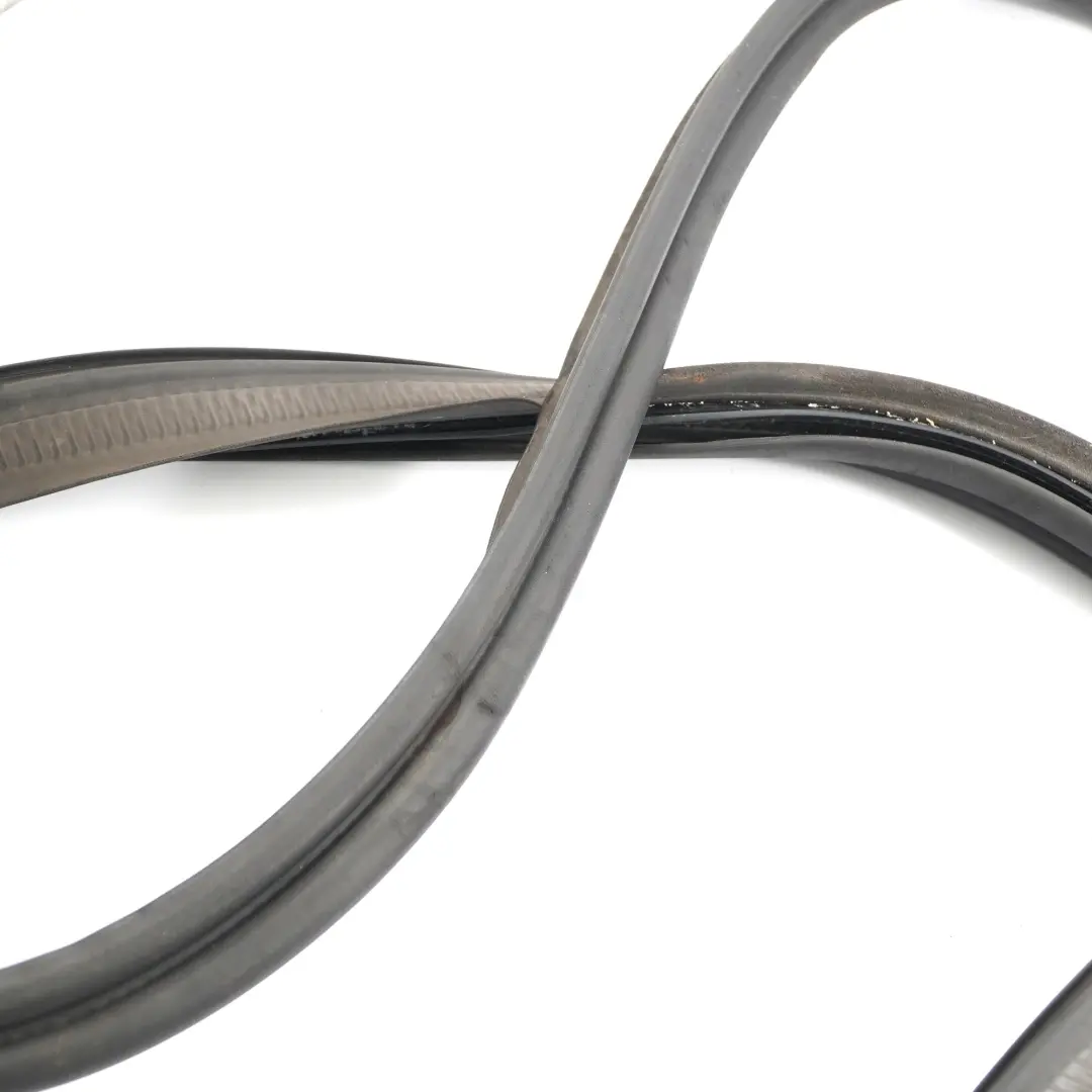 Coperchio del bagagliaio Guarnizione tenuta in gomma per Mercedes W246 con numero di parte A2467400478 Mercedes W246 Coperchio del bagagliaio Guarnizione tenuta in gomma - SKU A2467400478 - Numero di parte A2467400478