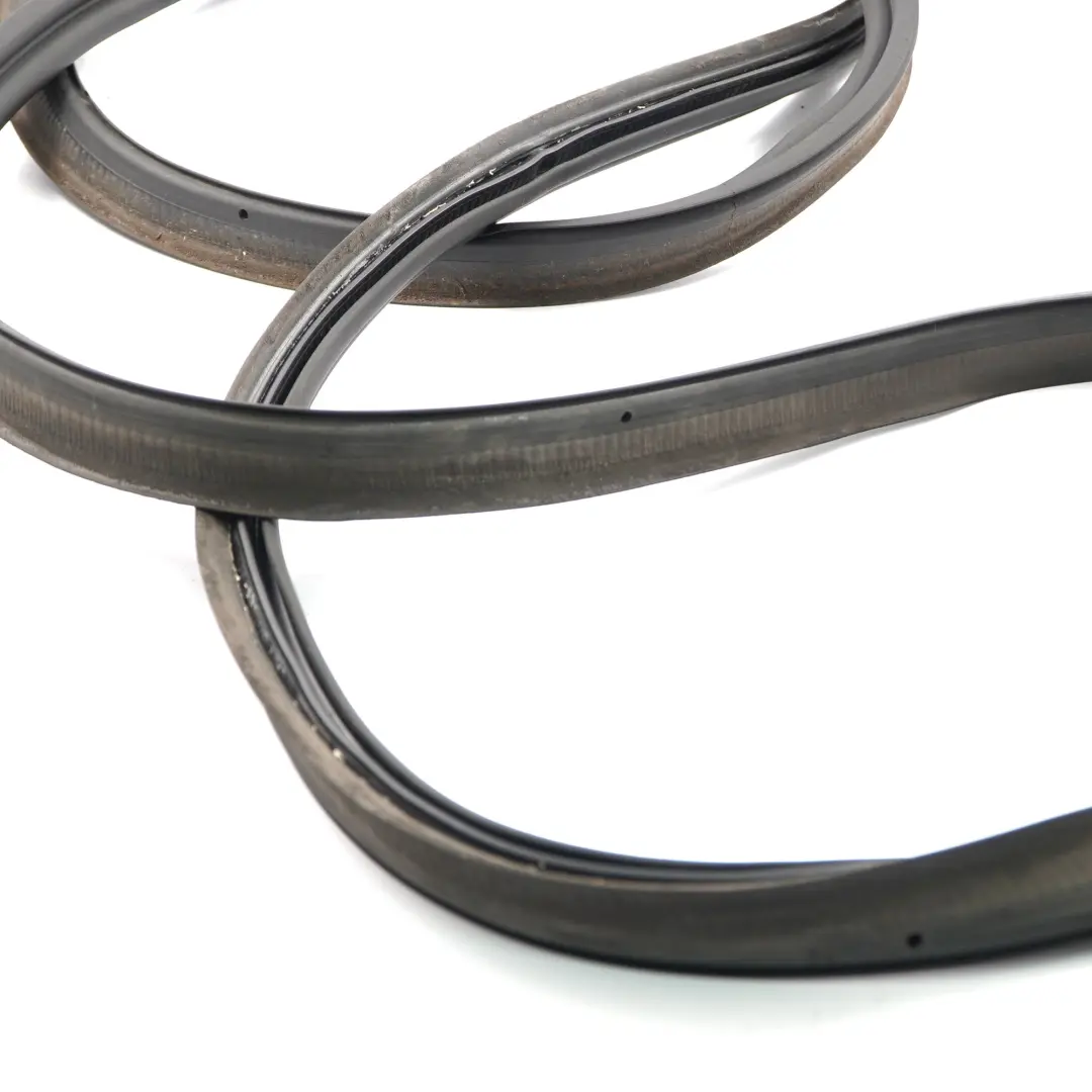 Kofferraumklappe Heckklappe Dichtung Gummi für Mercedes W246 mit Teilenummer A2467400478 Mercedes W246 Kofferraumklappe Heckklappe Dichtung Gummi - SKU A2467400478 - Teilenummer A2467400478