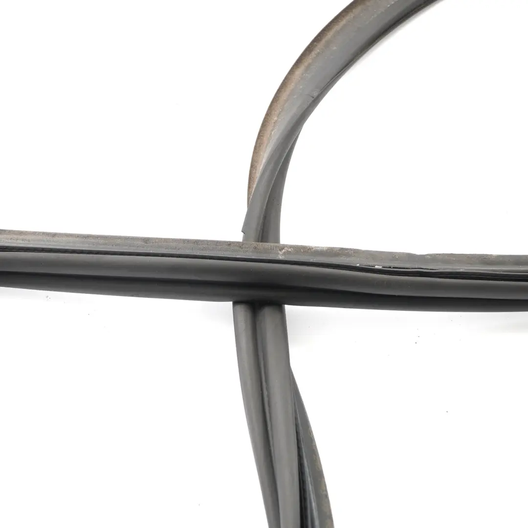 Boot Trunk Lid Tailgate Sealing Gasket Seal Rubber to Mercedes W246 with Part number A2467400478 Mercedes W246 Boot Trunk Lid Tailgate Sealing Gasket Seal Rubber - SKU A2467400478 - Part number A2467400478