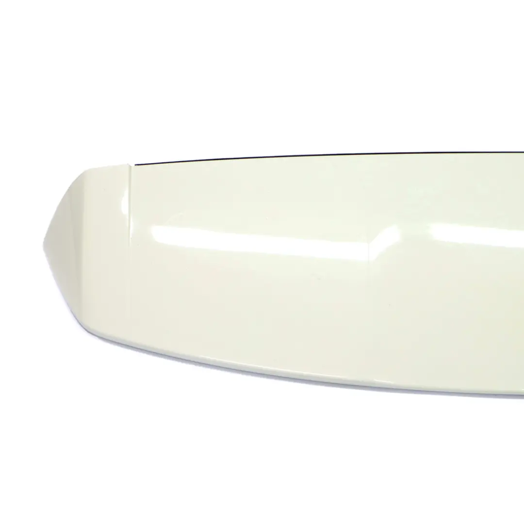 Tapa del maletero Tailgate Spoiler Calcite White 650 para Mercedes W246 con número de pieza A2467900388 Mercedes W246 Tapa del maletero Tailgate Spoiler Calcite White 650 - SKU A2467900388-CW - Número de pieza A2467900388