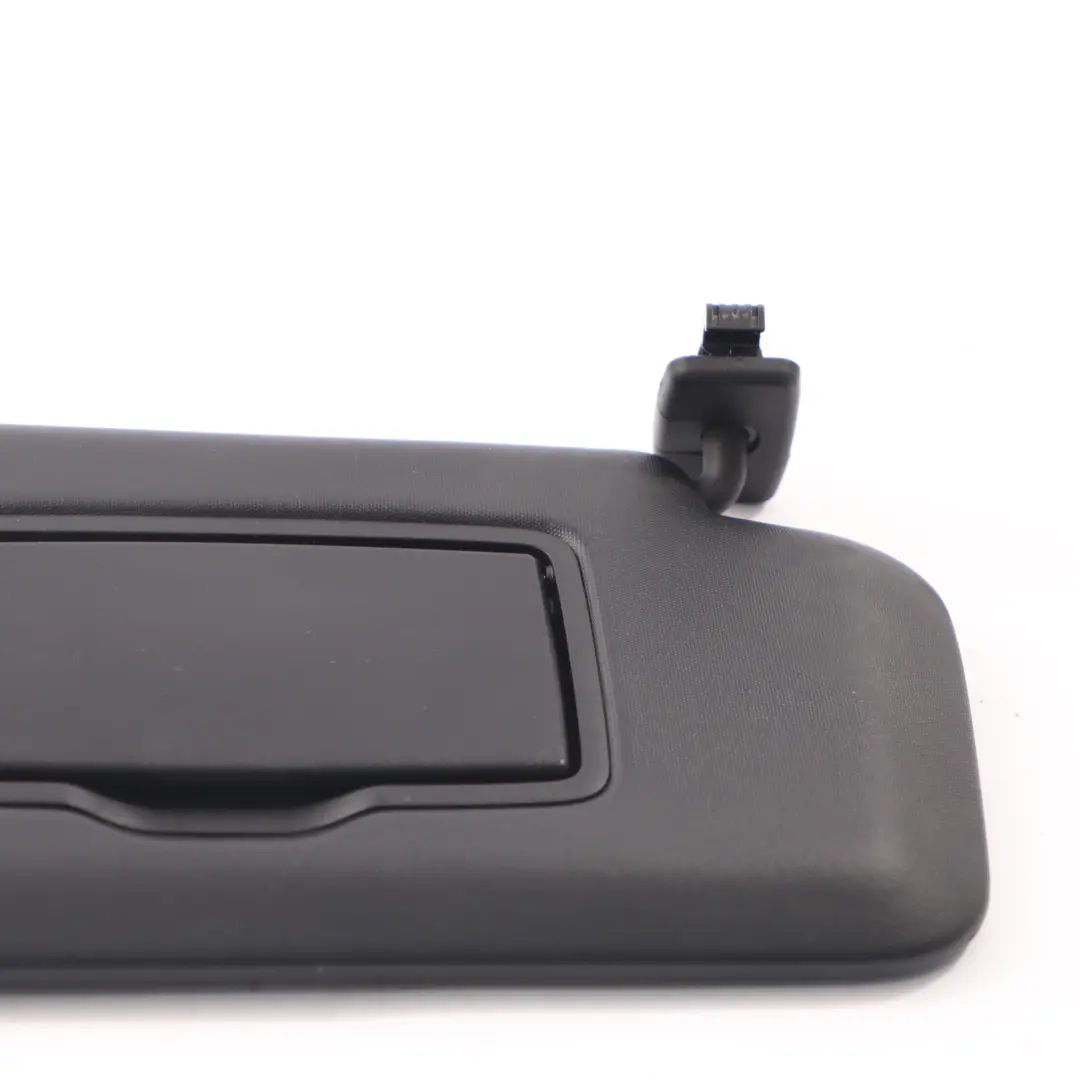 Pare-soleil Mercedes W246 Panneau de recouvrement noir du rétroviseur droit - SKU A2468100610 - Numéro de pièce A2468100610