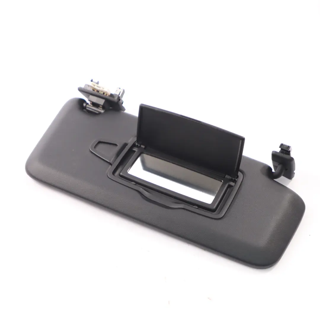  Pare-soleil Mercedes W246 Panneau de recouvrement noir du rétroviseur droit - SKU A2468100610 - Numéro de pièce A2468100610