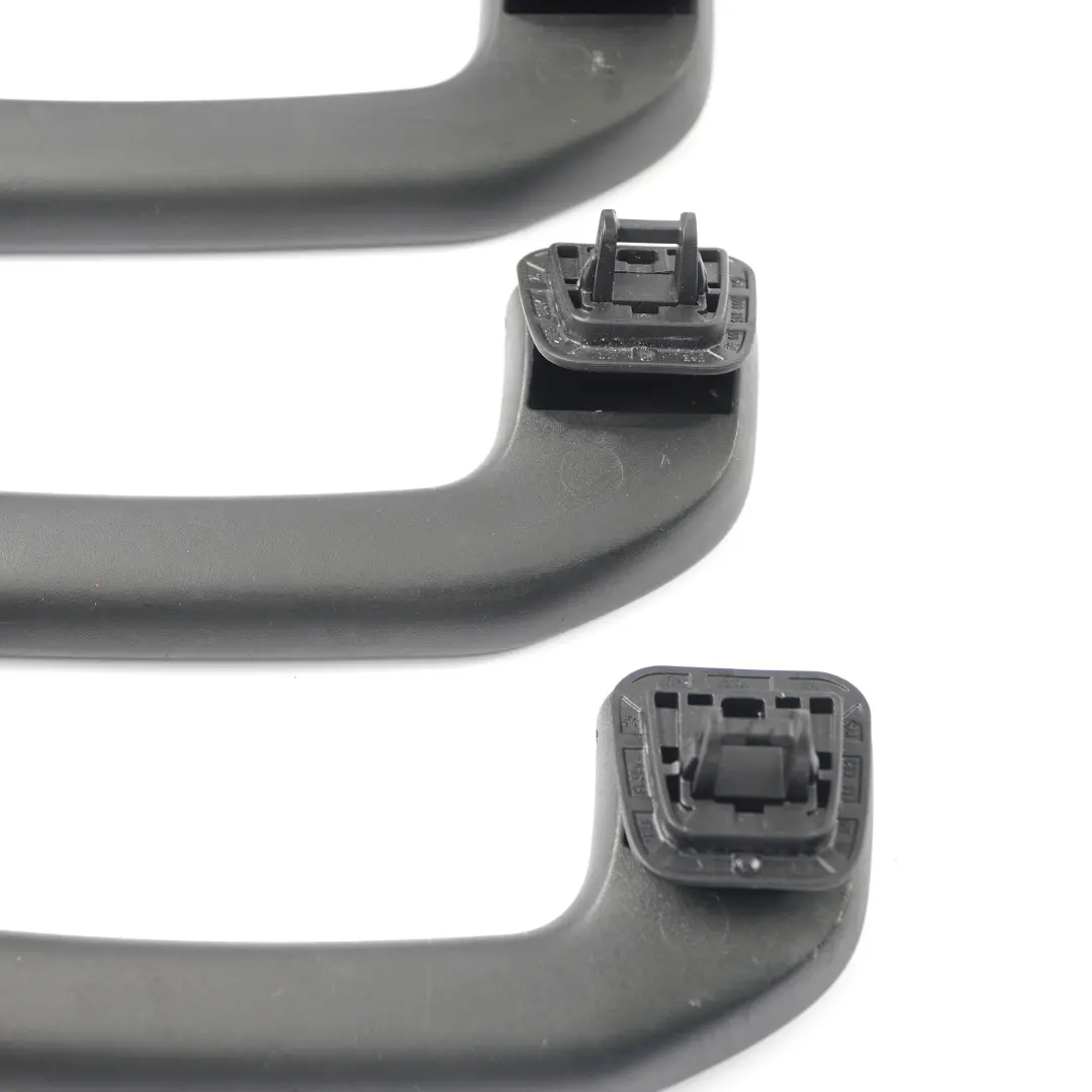 Roof Grab Front Rear Left Right Interior Handle Black Set pour Mercedes C117 à propos du numéro de pièce A2468100754 Mercedes C117 Roof Grab Front Rear Left Right Interior Handle Black Set - SKU A2468100754-6 - Numéro de pièce A2468100754