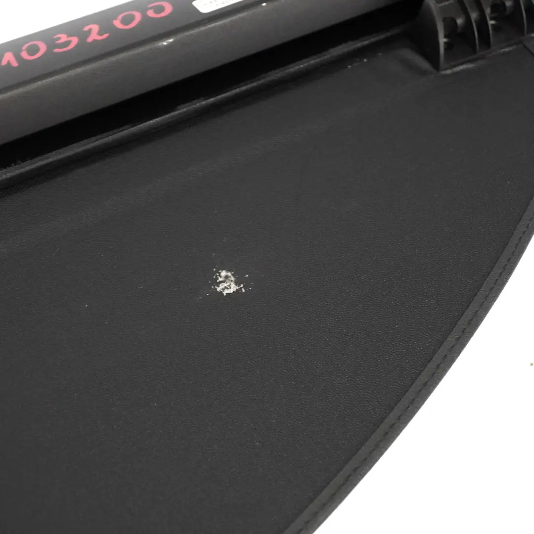 Mercedes W246 Filet de rangement pour le coffre arrière à enrouleur - SKU A2468103200 - Numéro de pièce A2468103200
