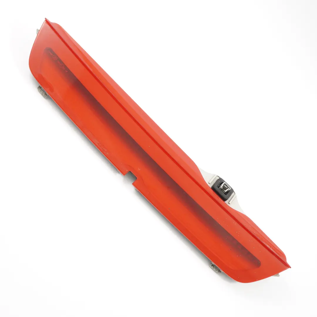 Terza luce di stop supplementare posteriore per Mercedes W246 con numero di parte A2468200156 Mercedes W246 Terza luce di stop supplementare posteriore - SKU A2468200156 - Numero di parte A2468200156