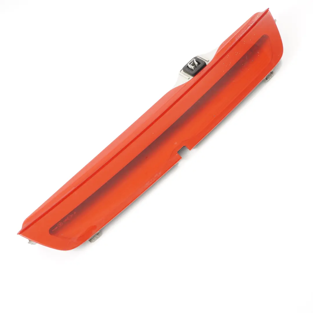 Terza luce di stop supplementare posteriore per Mercedes W246 con numero di parte A2468200156 Mercedes W246 Terza luce di stop supplementare posteriore - SKU A2468200156 - Numero di parte A2468200156