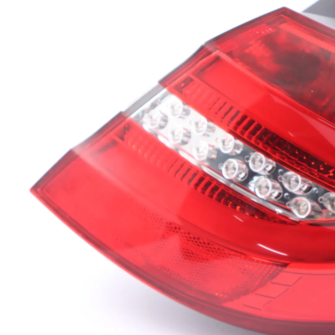 Mercedes W246 Luz Trasera Derecha Panel lateral luces traseras LED - SKU A2468200664 - Número de pieza A2468200664