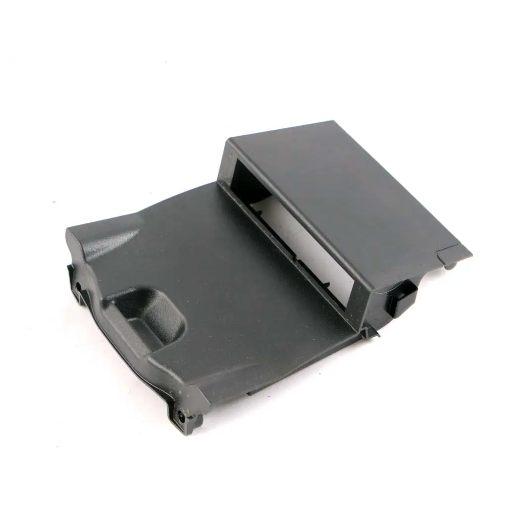 Placa retención bandeja almacenamiento consola central para Mercedes W176 W246 con número de pieza A2468230000 Mercedes W176 W246 Placa retención bandeja almacenamiento consola central - SKU A2468230000 - Número de pieza A2468230000