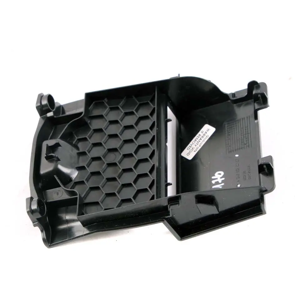 Plaque maintien plateau rangement console centrale pour Mercedes W176 W246 à propos du numéro de pièce A2468230000 Mercedes W176 W246 Plaque maintien plateau rangement console centrale - SKU A2468230000 - Numéro de pièce A2468230000