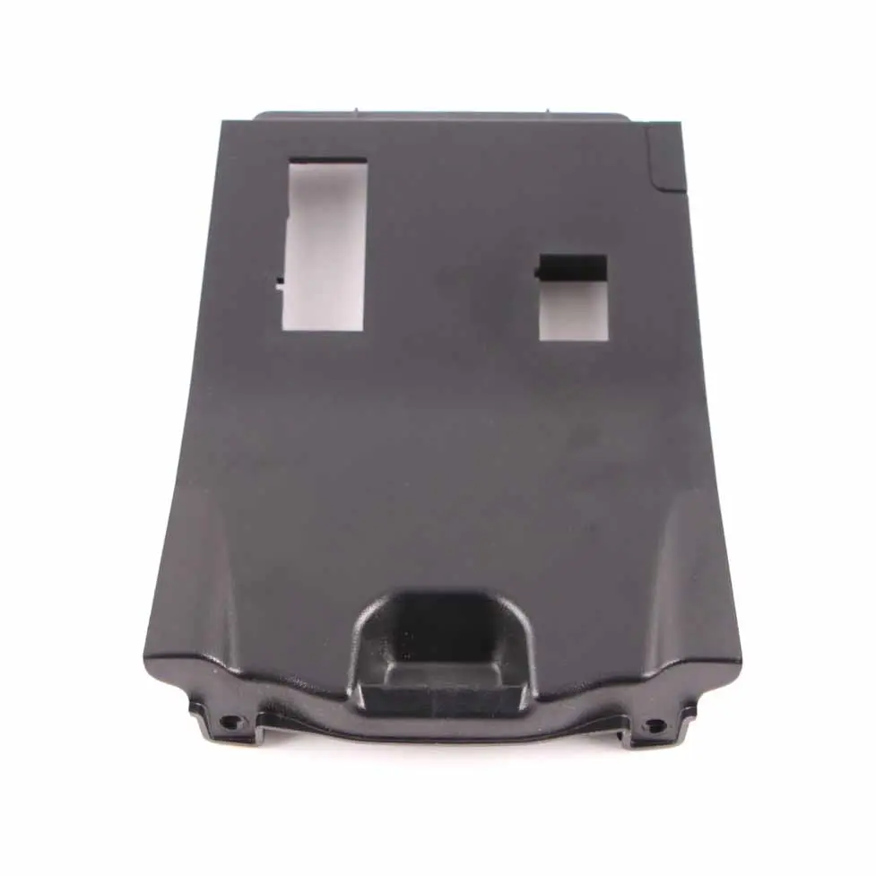 Mercedes W176 W246 USB Port Abdeckung Stecker Buchse Stecker Abdeckung Schwarz - SKU A2468230411 - Teilenummer A2468230411