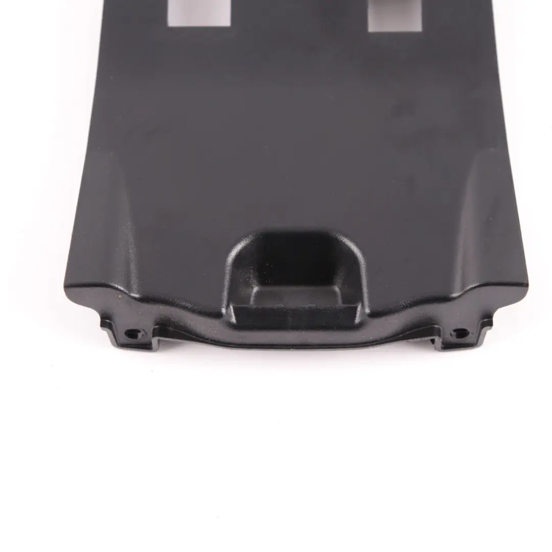 Mercedes W176 W246 Coperchio porta USB presa spina connettore rivestimento nero - SKU A2468230411 - Numero di parte A2468230411