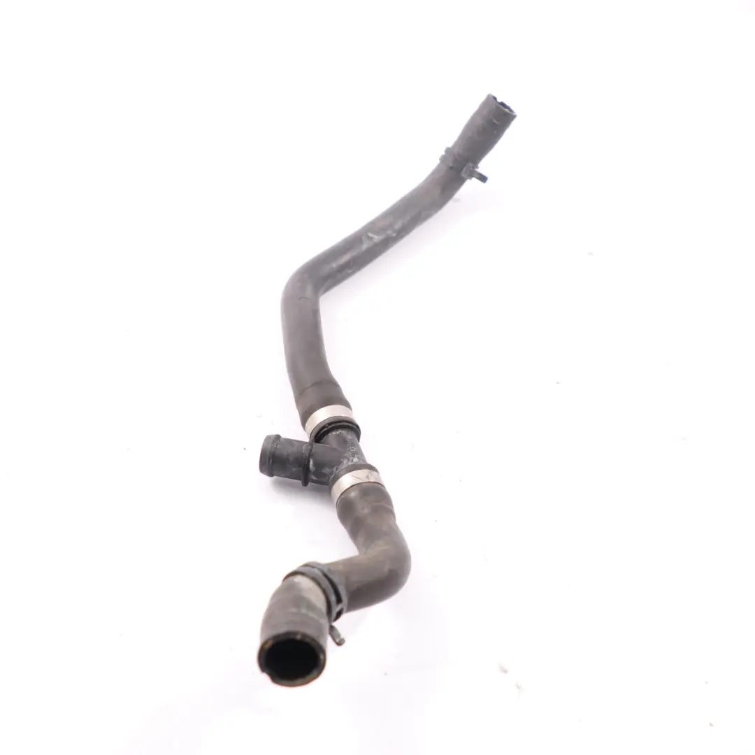 Tuyau D'Eau Mercedes W176 W246 OM651 Ligne Pompe Eau Refroidissement  - SKU A2468302896 - Numéro de pièce A2468302896