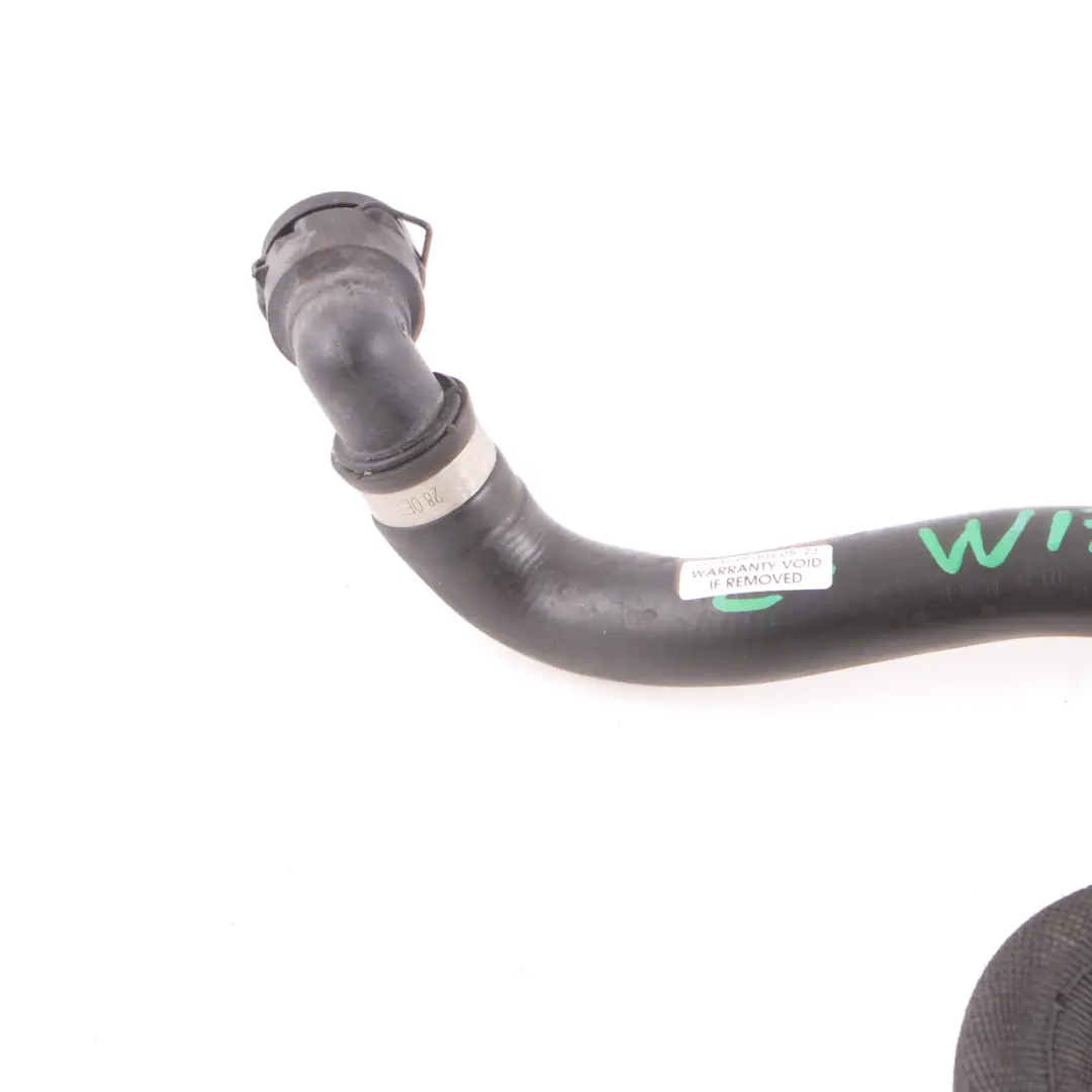 OM651 Tuyau d'eau Ligne Refroidissement Échangeur pour Mercedes W176 W246 à propos du numéro de pièce A2468303196 Mercedes W176 W246 OM651 Tuyau d'eau Ligne Refroidissement Échangeur - SKU A2468303196 - Numéro de pièce A2468303196