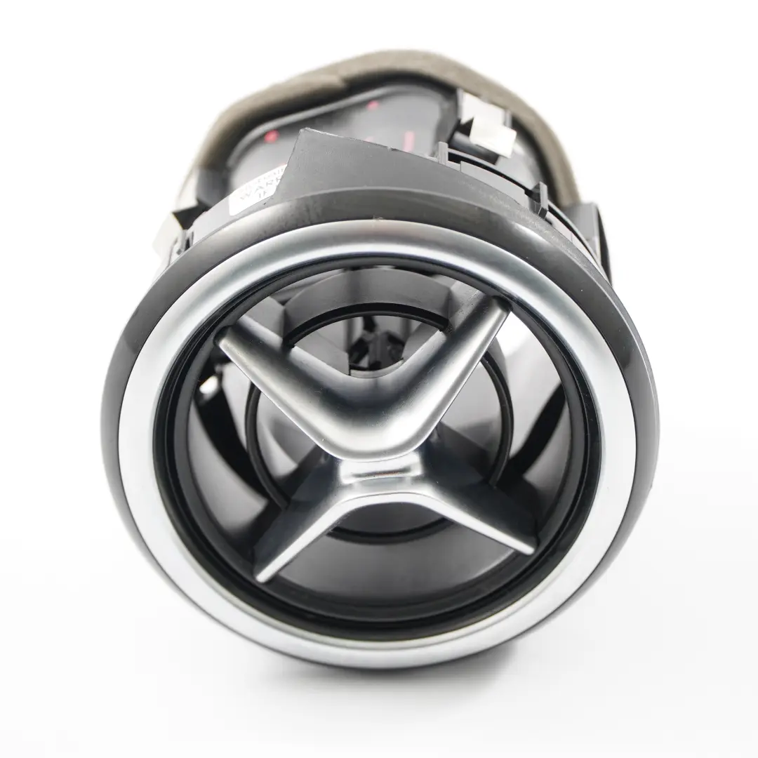 Salpicadero Izquierdo Boquilla Ventilación Silver para Mercedes W246 con número de pieza A2468303900 Mercedes W246 Salpicadero Izquierdo Boquilla Ventilación Silver - SKU A2468303900 - Número de pieza A2468303900