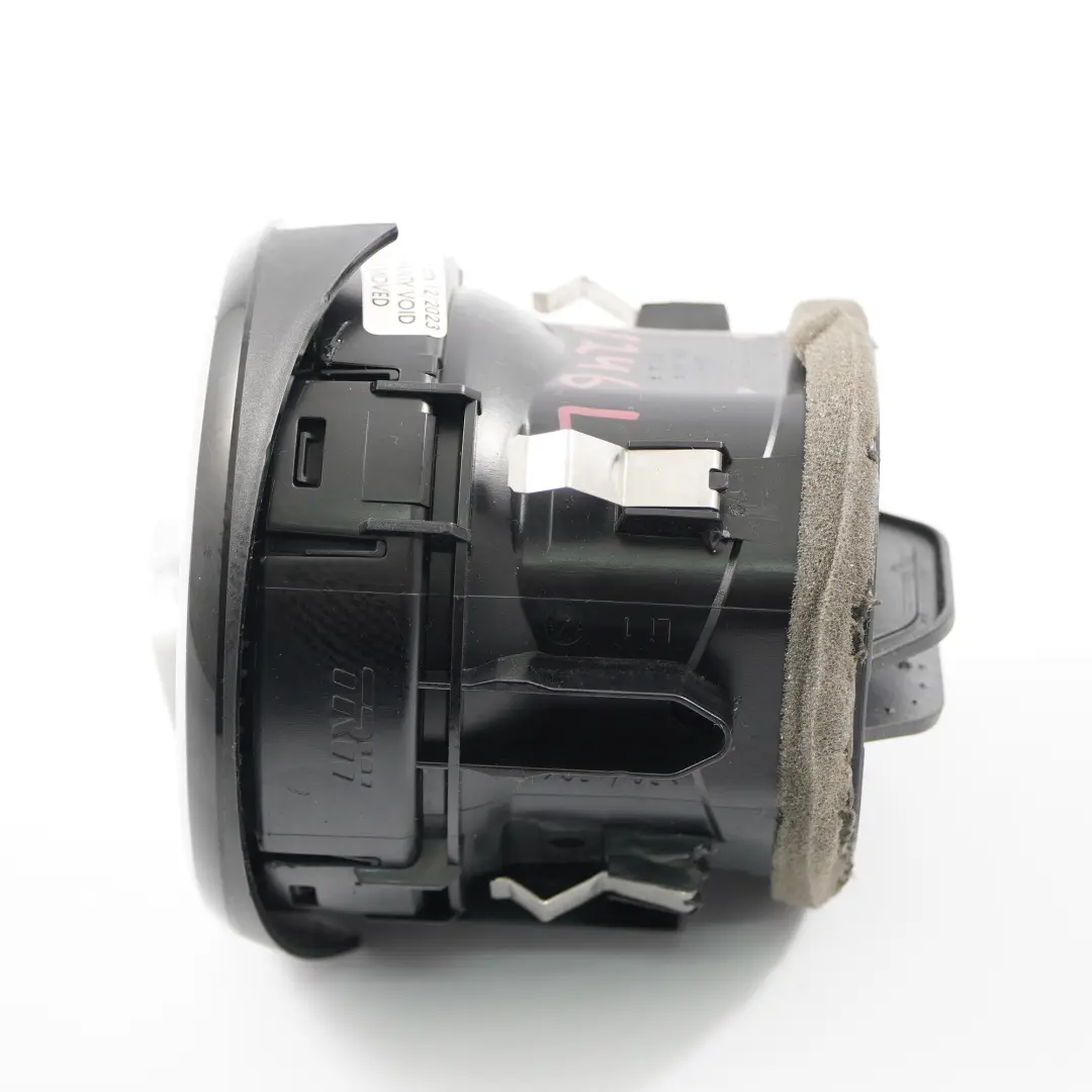 Salpicadero Izquierdo Boquilla Ventilación Silver para Mercedes W246 con número de pieza A2468303900 Mercedes W246 Salpicadero Izquierdo Boquilla Ventilación Silver - SKU A2468303900 - Número de pieza A2468303900