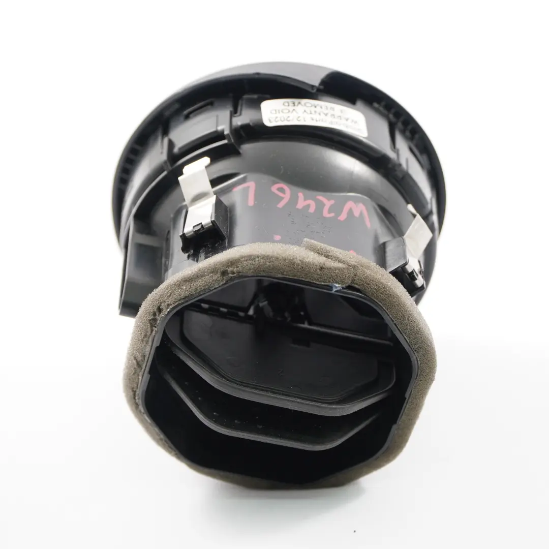 Salpicadero Izquierdo Boquilla Ventilación Silver para Mercedes W246 con número de pieza A2468303900 Mercedes W246 Salpicadero Izquierdo Boquilla Ventilación Silver - SKU A2468303900 - Número de pieza A2468303900