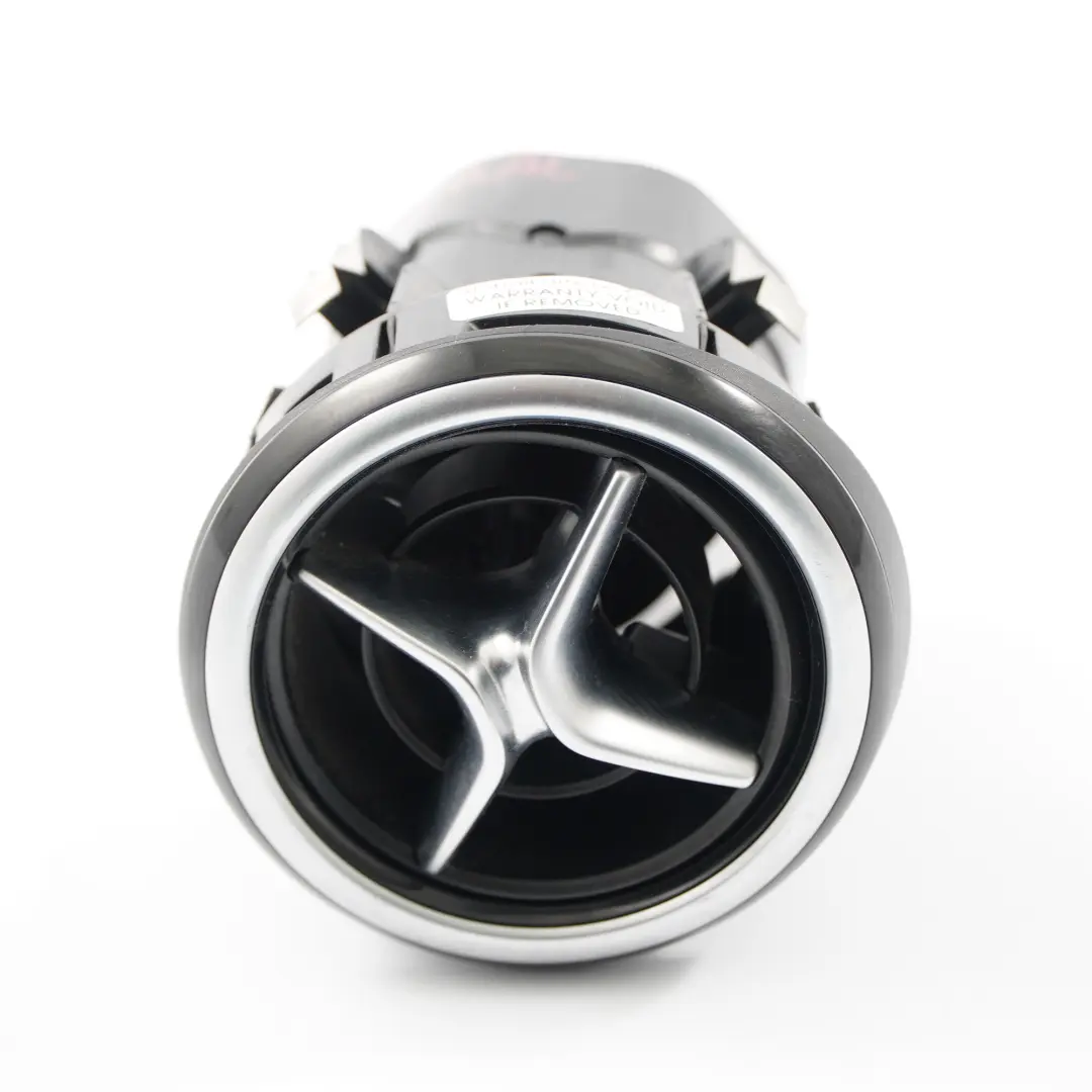 Kratka Nawiewu Środkowa Silver Shadow do Mercedes W246 o numerze A2468304100 Mercedes W246 Kratka Nawiewu Środkowa Silver Shadow - SKU A2468304100 - Numer Części A2468304100