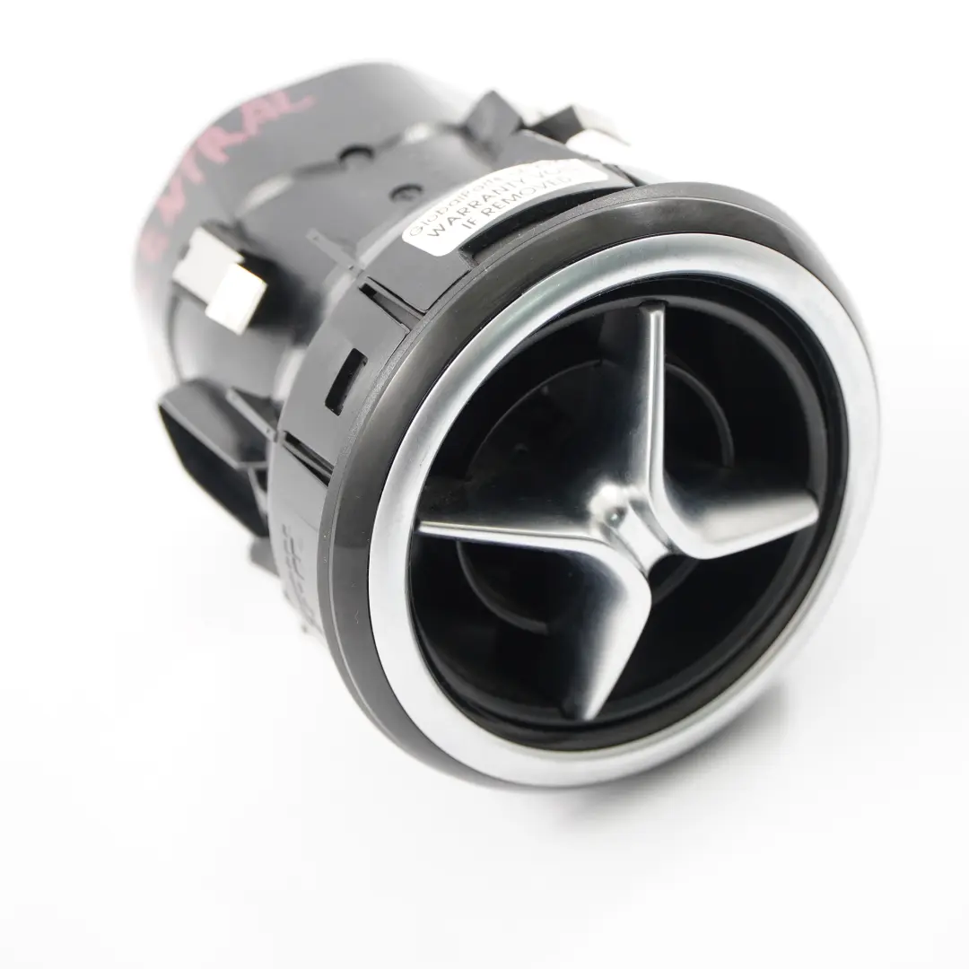 Buse centrale ventilation tableau bord Silver Shadow pour Mercedes W246 à propos du numéro de pièce A2468304100 Mercedes W246 Buse centrale ventilation tableau bord Silver Shadow - SKU A2468304100 - Numéro de pièce A2468304100