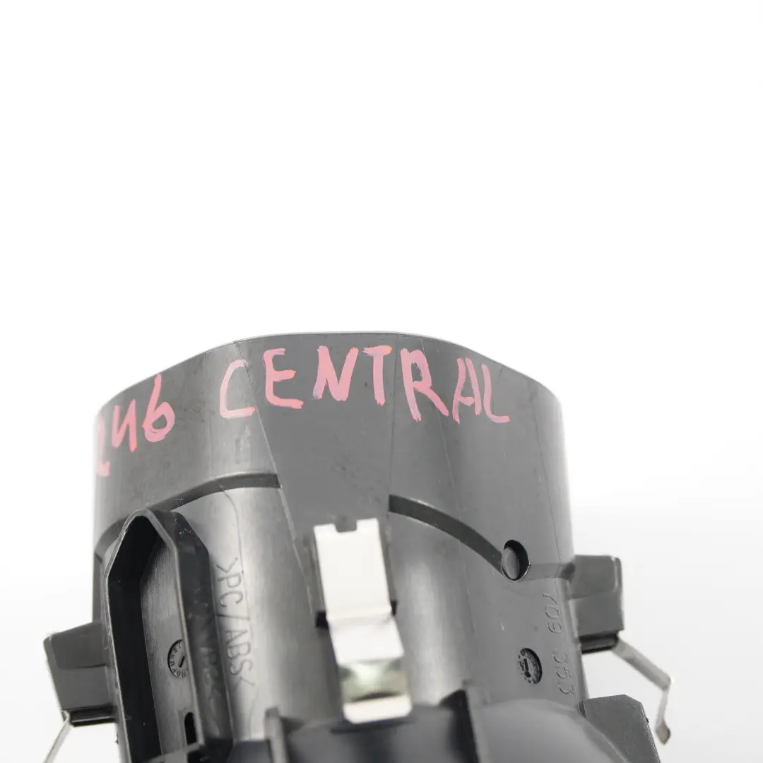 Armaturenbrett Mitte Düse Entlüftung Silver Shadow für Mercedes W246 mit Teilenummer A2468304100 Mercedes W246 Armaturenbrett Mitte Düse Entlüftung Silver Shadow - SKU A2468304100 - Teilenummer A2468304100